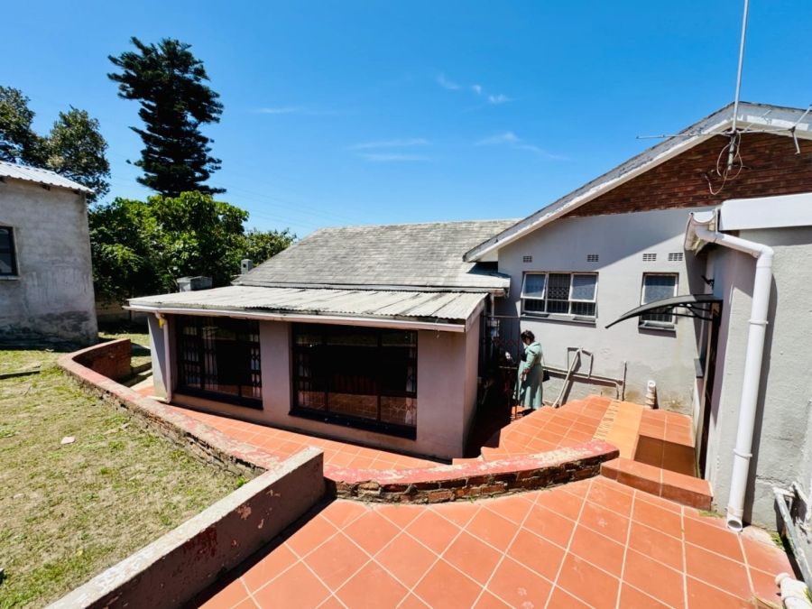 10 Bedroom Property for Sale in Amalinda Eastern Cape